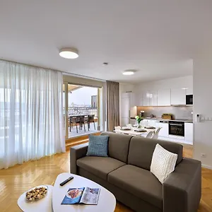 4* شقة فندقية Downtown Rubesova