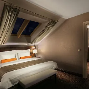 5* Szálloda Cosmopolitan
